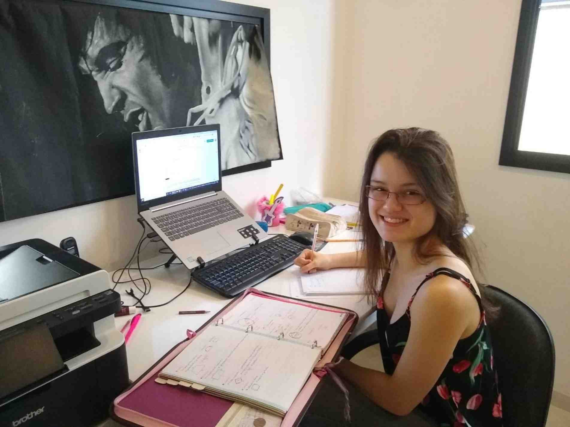 Elisa de Oliveira Flemer passou na USP e em universidades norte-americanas, mas não pode fazer matrícula