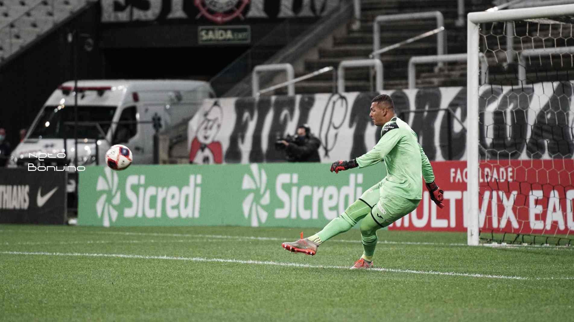 Goleiro Luiz Daniel, do São Bento, é um dos destaques positivos na temporada.