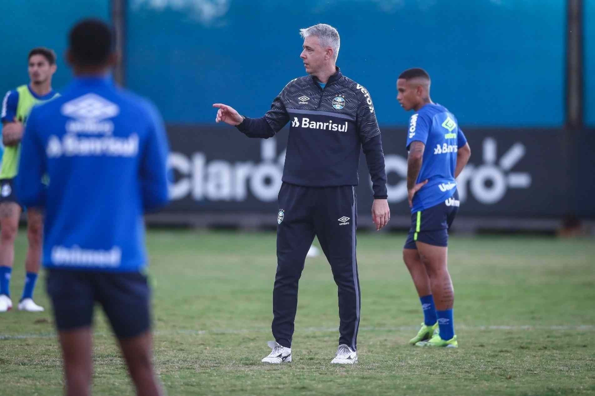 Tiago Nunes, técnico do Grêmio.