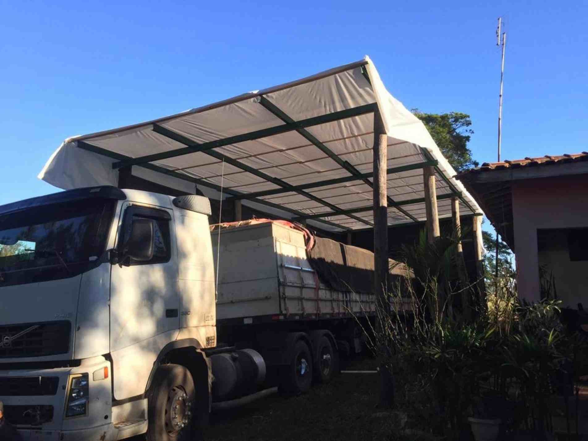 Os quatro suspeitos foram presos com uma carreta carregada com 10,5 toneladas de maconha 