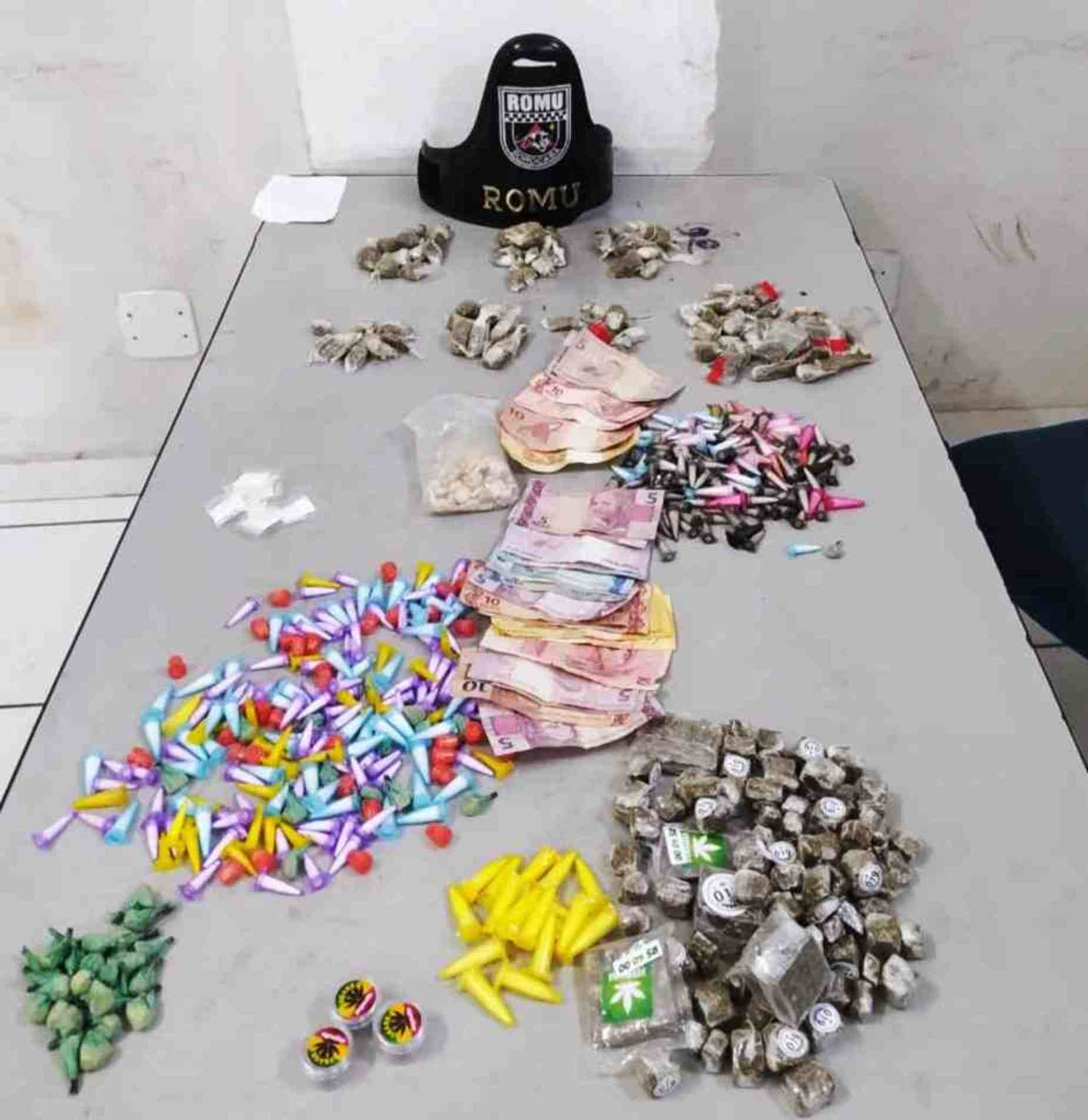 GCM detém dupla de jovens com 712 porções de drogas no Jardim Ipanema