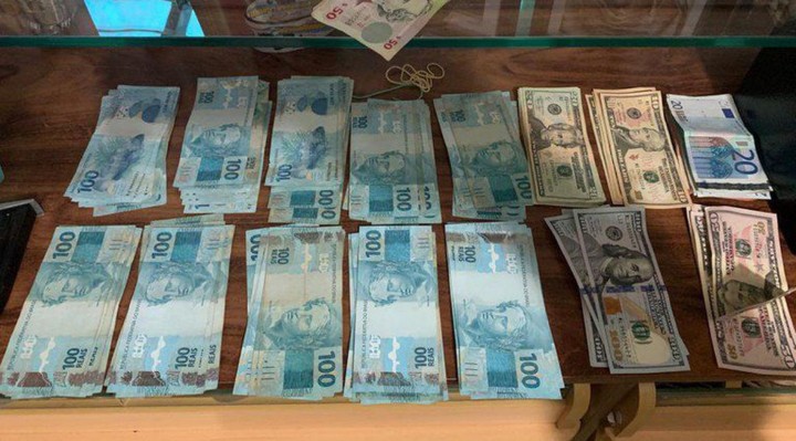 Polícia Federal deflagra operação de combate à lavagem de dinheiro do tráfico de drogas