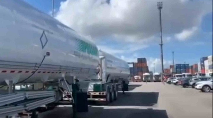 White Martins realiza importação emergencial de 14 veículos para transporte de oxigênio líquido