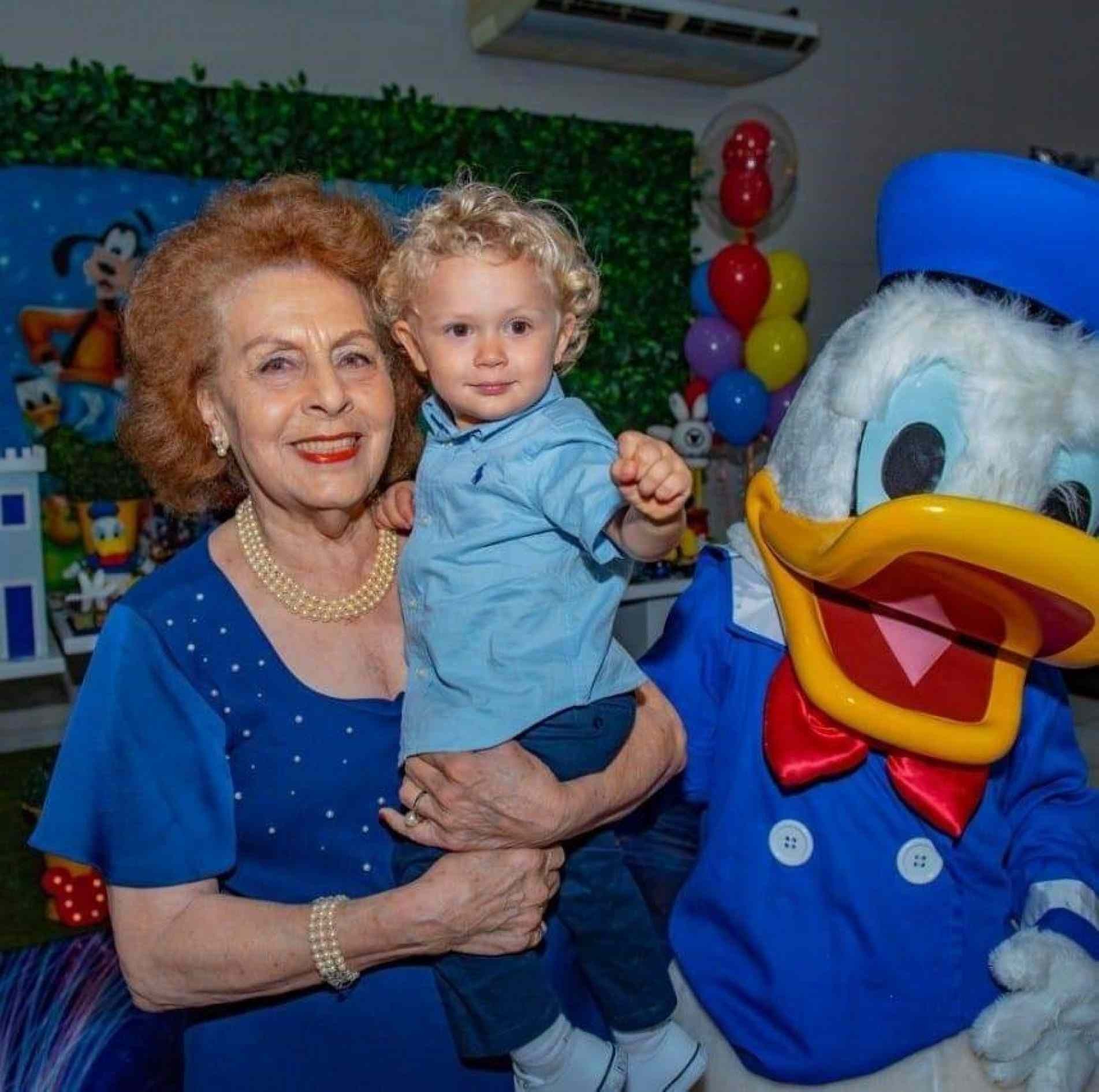 Maria Lúcia Neiva de Lima, presidente do GPACI, presencia anseios das mães que buscam ajuda aos filhos.