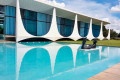 Pal&aacute;cio da Alvorada mostra tra&ccedil;os caracter&iacute;sticos da obra de Niemeyer. - DIVULGA&Ccedil;&Atilde;O