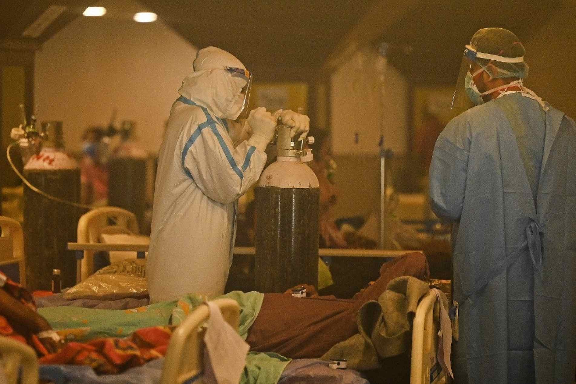 índia enfrenta um colapso na pandemia de Covid-19