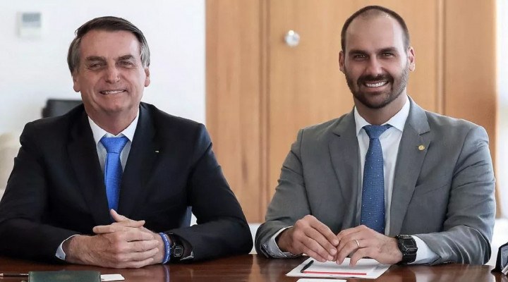 o presidente Jair Bolsonardo (sem partido) e o deputado Eduardo Bolsonaro (PSL) serão homenageados com o título de cidadão sorocabano 