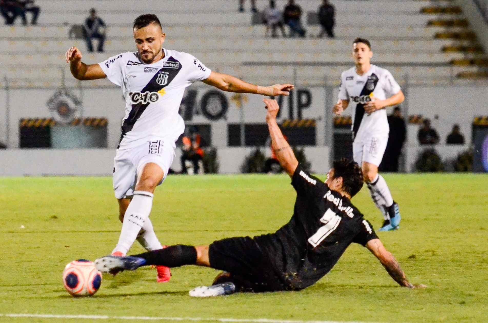 Red Bull e Ponte abrem os jogos.