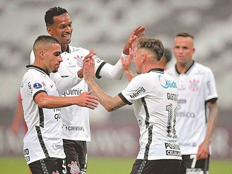 Em ritmo de treino, Corinthians fez 5 a 0 no Sport Huancayo