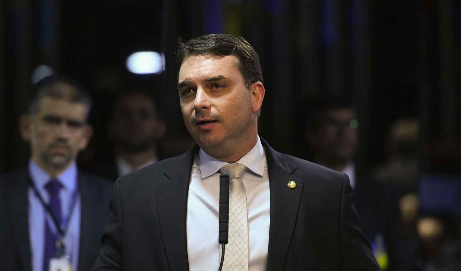 Senador Flávio Bolsonaro.