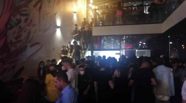 Blitz flagra mais de 700 pessoas aglomeradas em duas festas na Capital