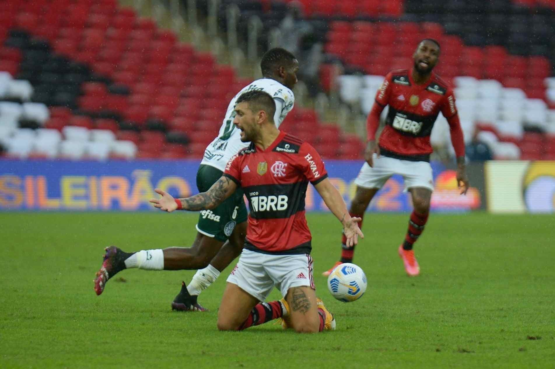 Rio de Janeiro (RJ), 29/05/2021 - Flamengo-Palmeiras - Arrascaeta durante Flamengo x Palmeiras em jogo válido pela primeira rodada do Campeonato Brasileiro 2021 no estádio do Maracanã no Rio de Janeiro, neste sábado 29. (Foto: Clever Felix/LDG News)