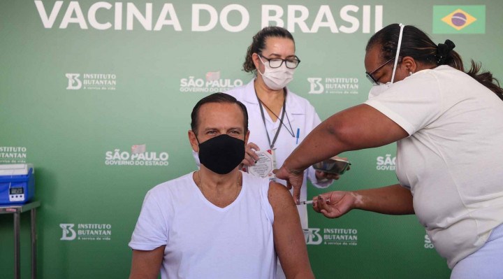 O governador de São Paulo, João Doria (PSDB), recebeu a segunda dose da Coronavac, vacina contra Covid-19