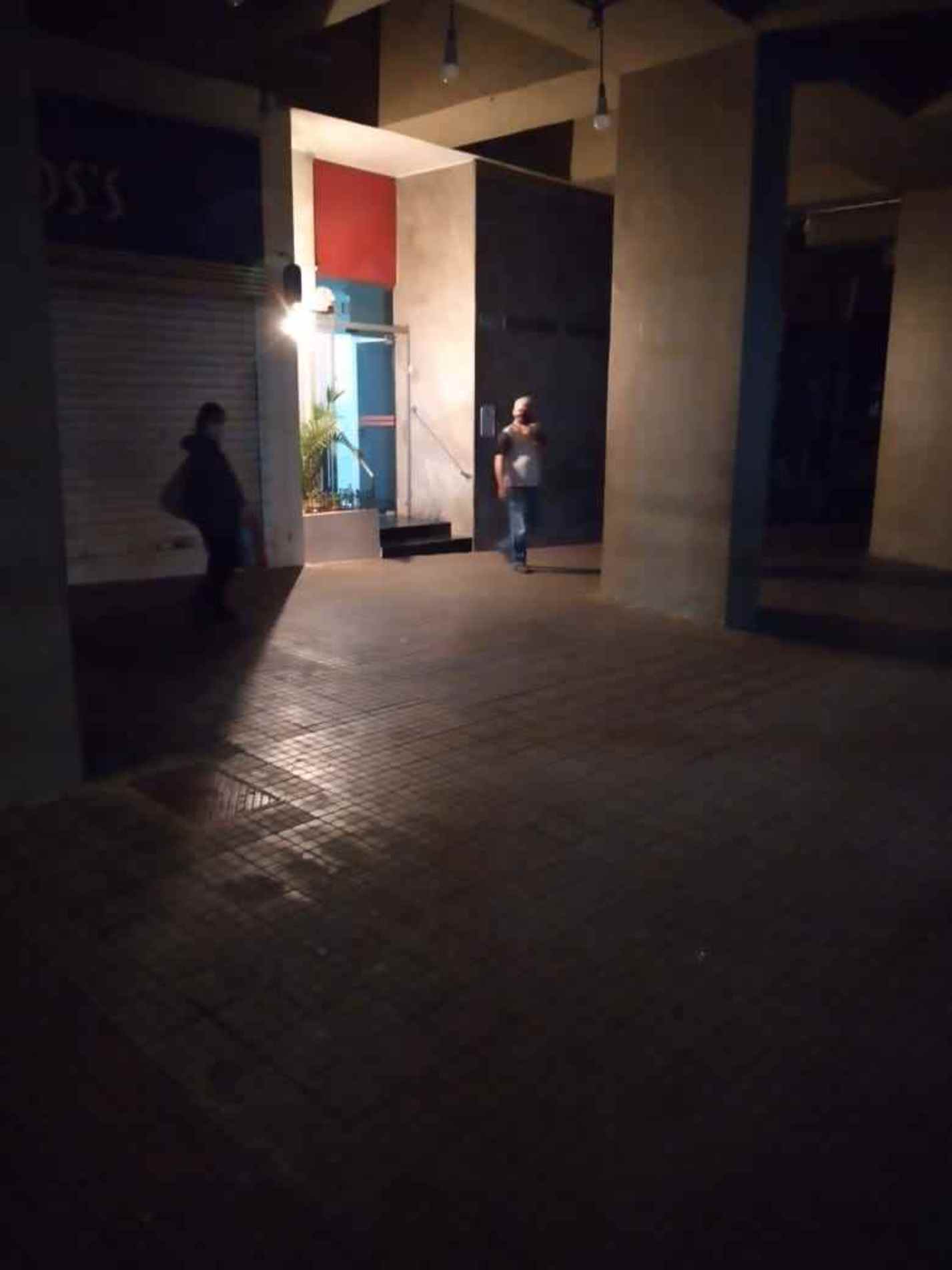 Moradores da região central de Sorocaba reclamam da falta de energia.