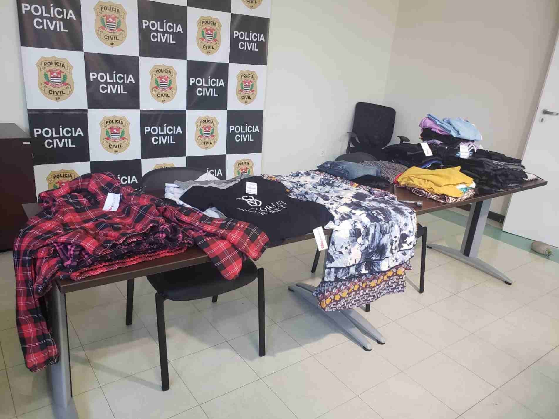 A polícia conseguiu recuperar todas as peças de roupa furtadas da loja
