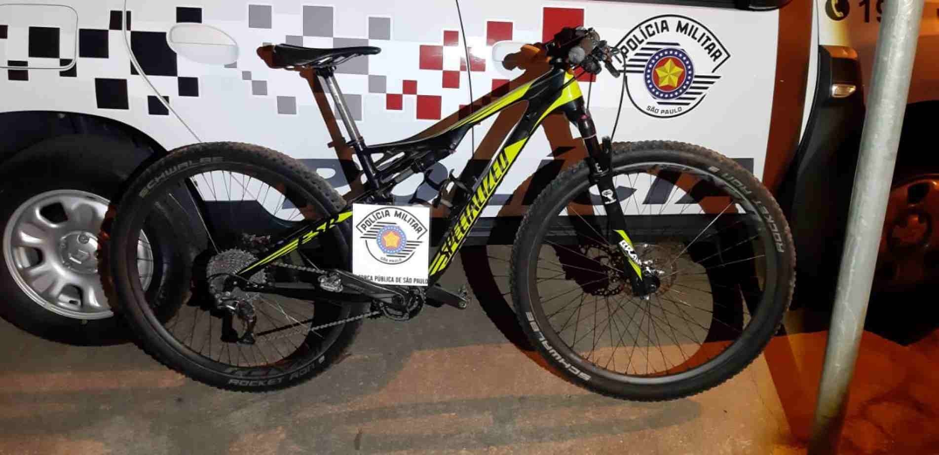 Jovem de 18 anos é preso após roubar bicicleta na Vila Hortência.