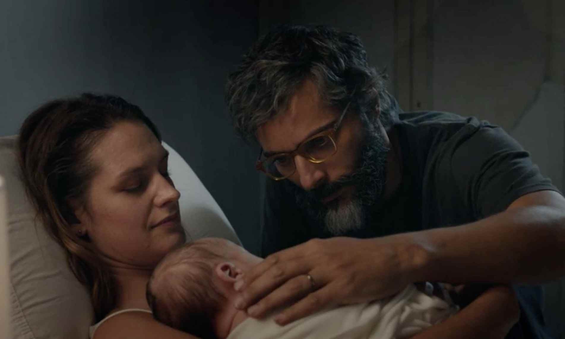 Sigrid (Heidi Toini) e Lorenzo (Joaquín Furriel) vivem relação insana com respeito ao filho.