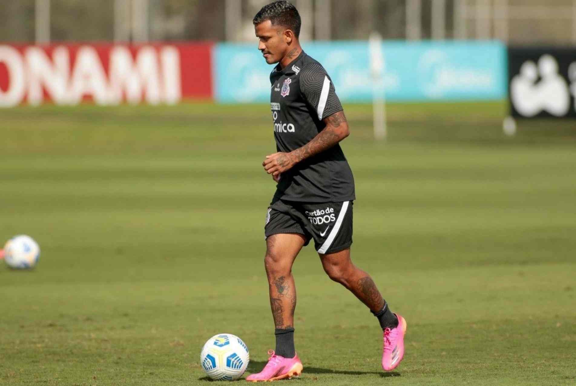  Atacante Marquinhos.