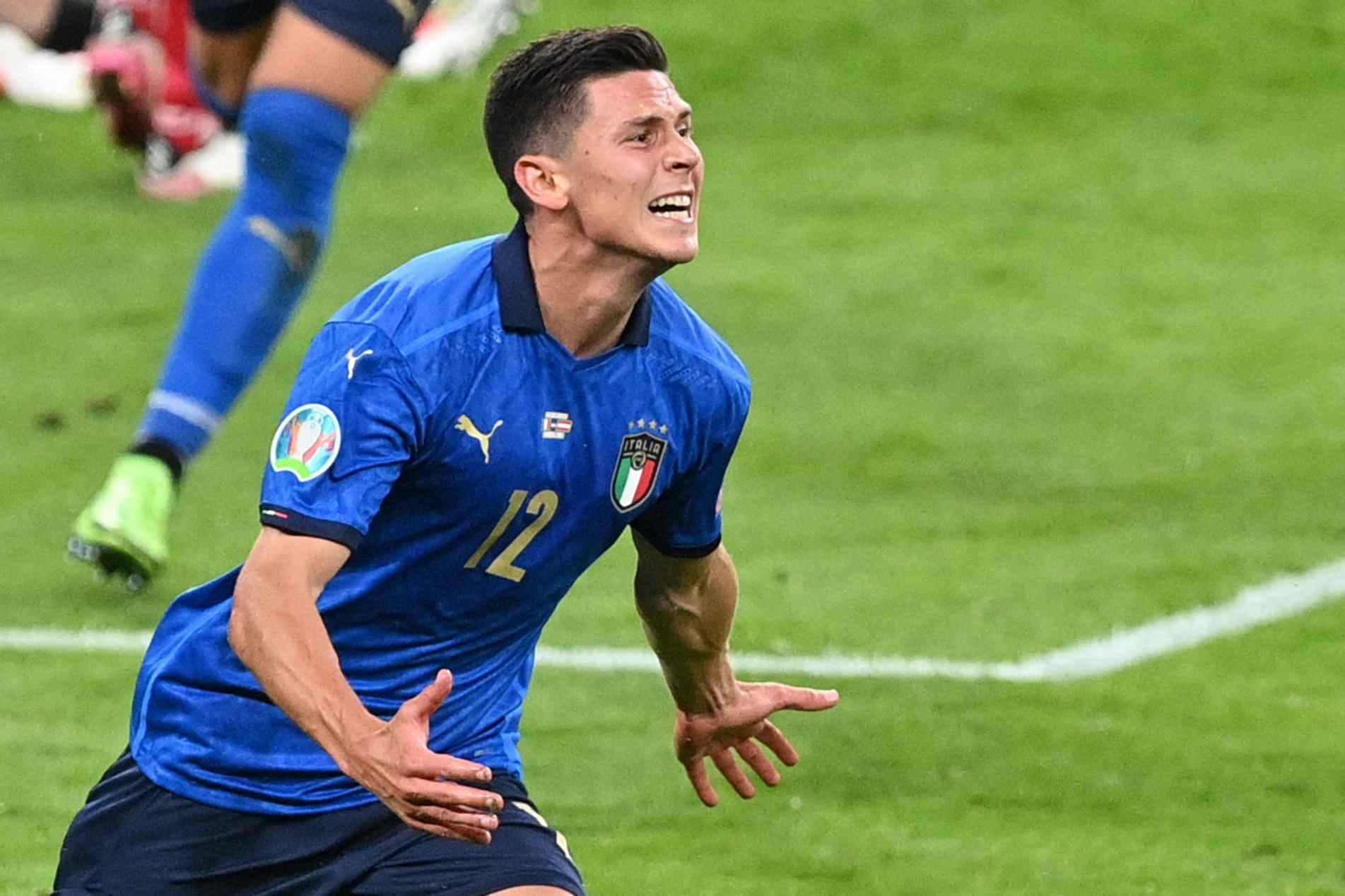 Pessina marcou o gol que selou a classificação italiana.