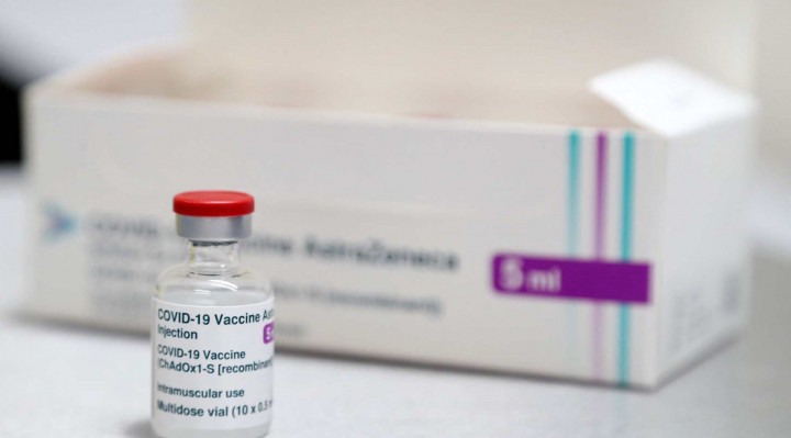 Lotes da Astrazeneca foram relacionados em reportagem como vacinas vencidas.