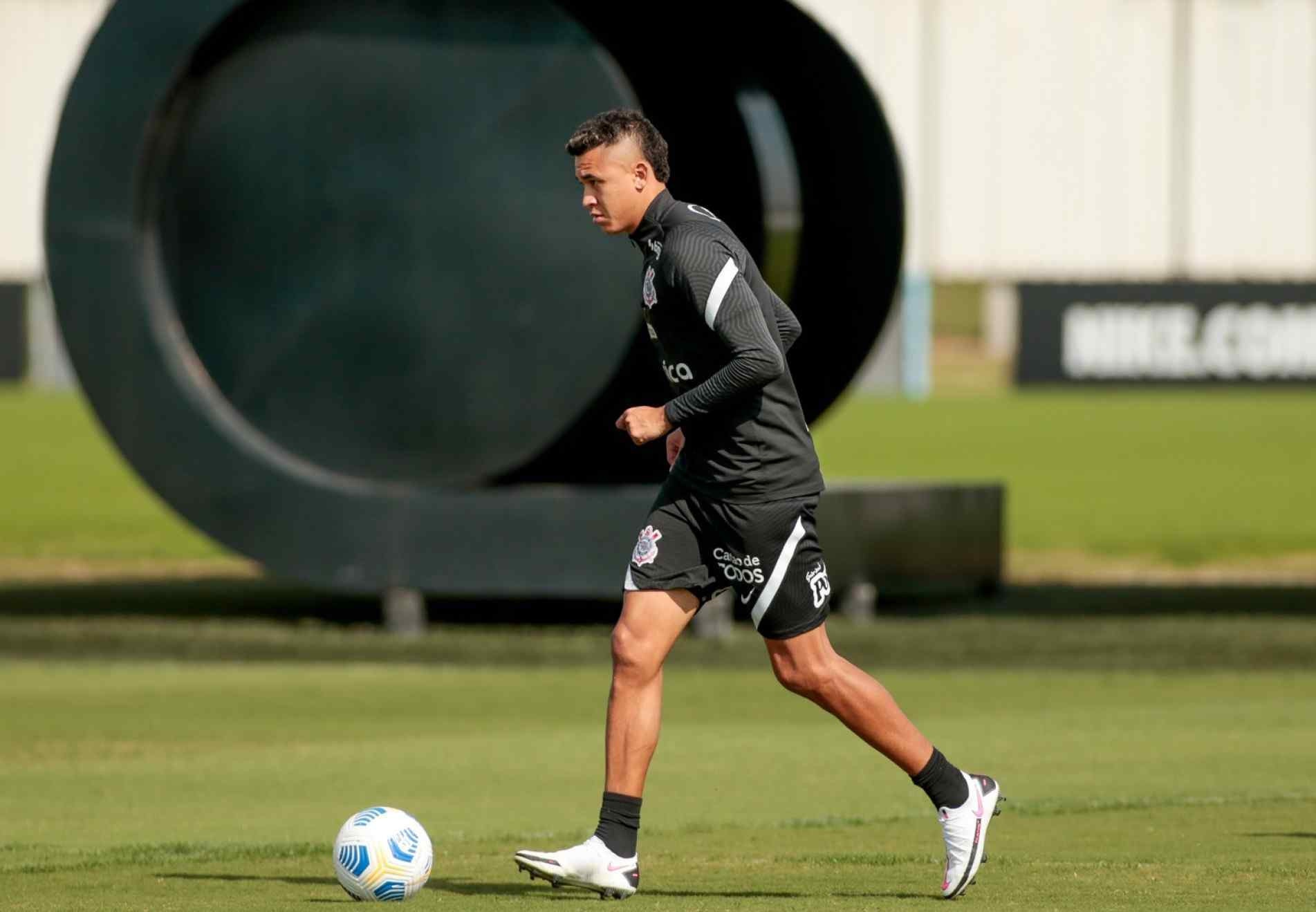 O volante colombiano Victor Cantillo.