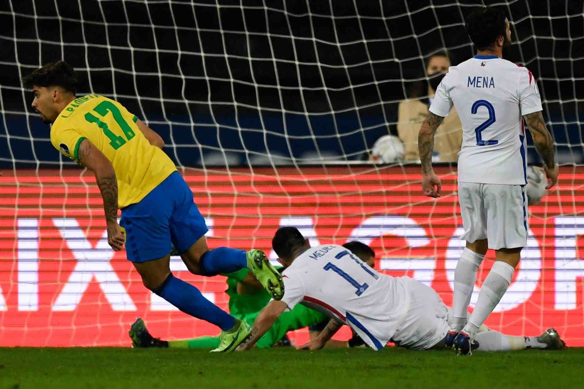 Lucas Paquetá entrou no segundo tempo e em seguida marcou o gol da vitória do Brasil no Engenhão.