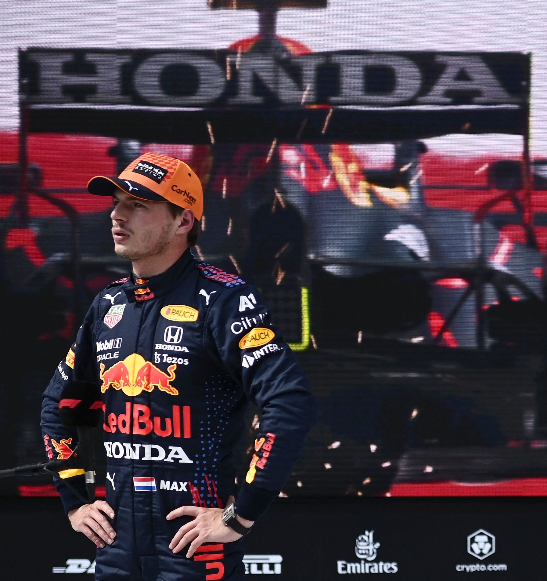 Mesmo com erro, Verstappen crava nova pole na F1