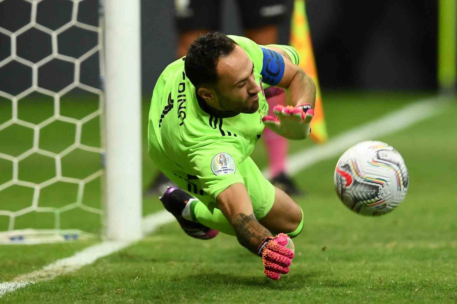 Ospina pegou duas batidas e levou a Colômbia à semifinal.