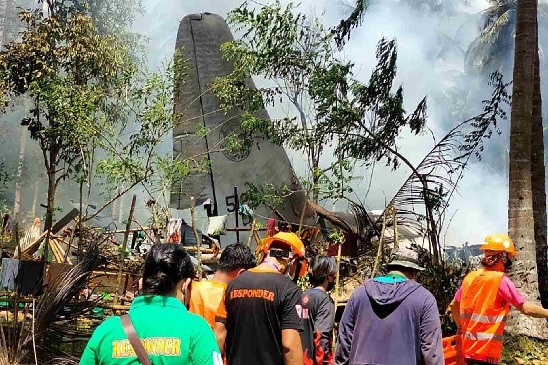 O secretário de Defesa filipino, Delfin Lorenzana, informou em comunicado que 92 pessoas, em sua maioria militares, estavam na aeronave. Cinco continuam desaparecidas.