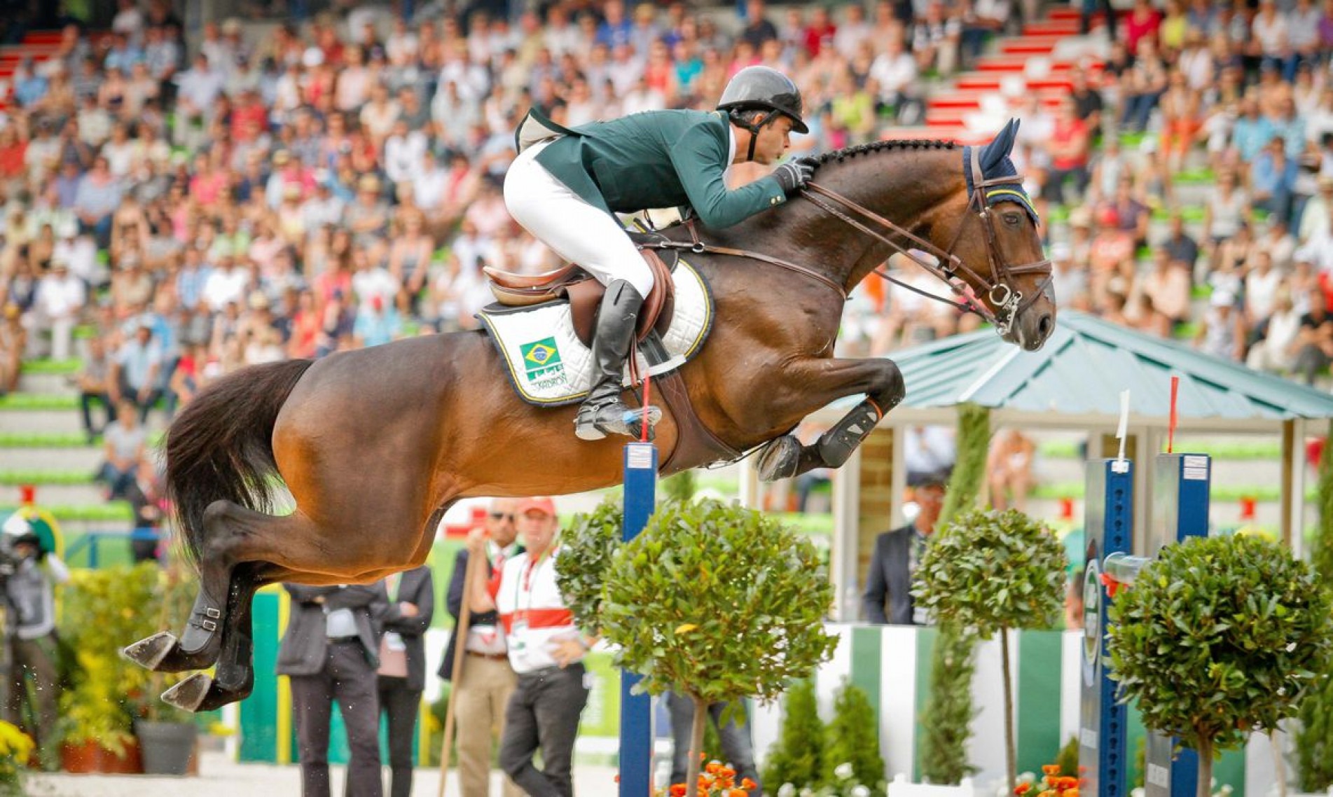 Medalhista de ouro em Atenas, o cavaleiro Rodrigo Pessoa em competição com o cavalo Status Luis Ruas/CBH