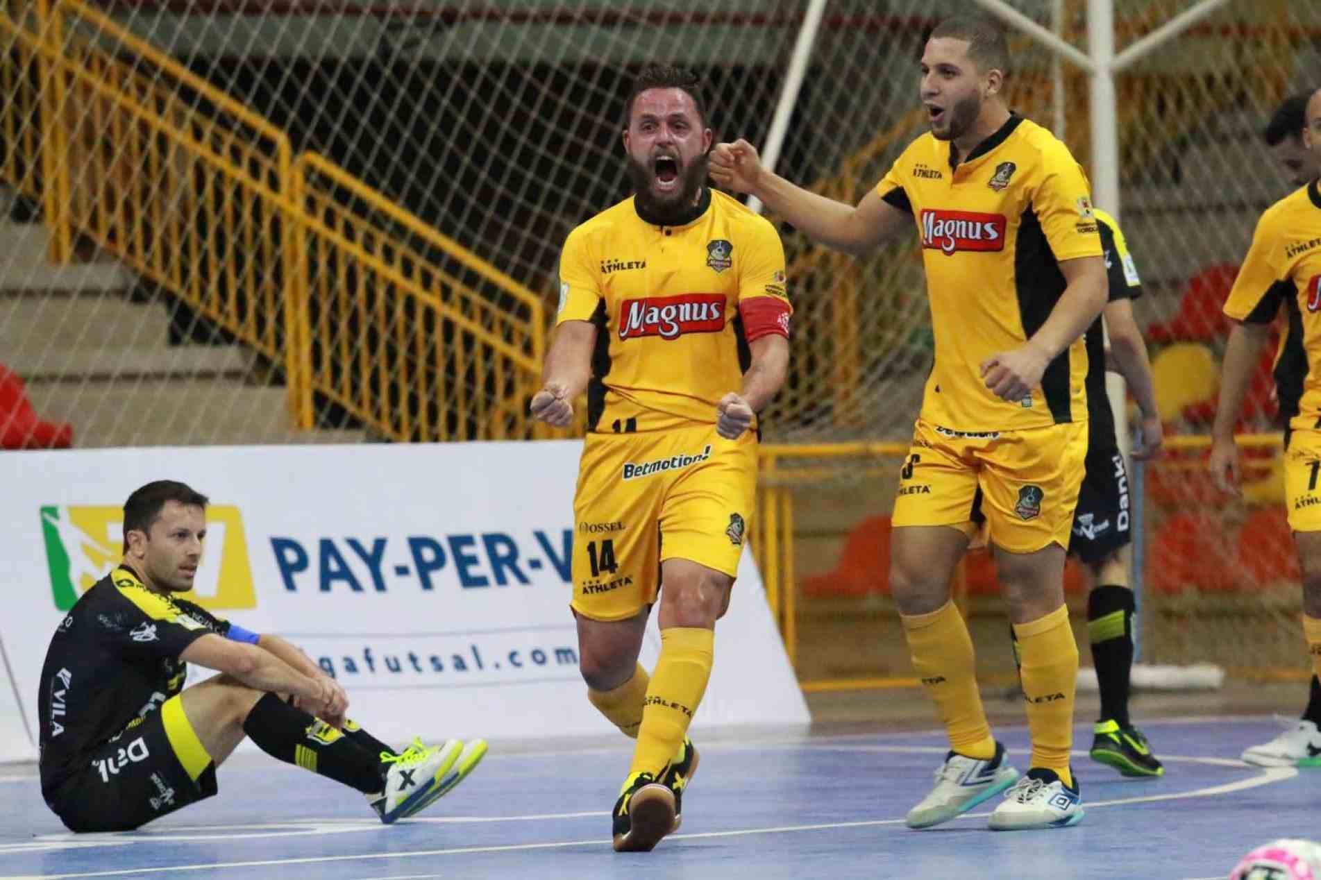 O capitão Rodrigo deixou sua marca no segundo tempo.