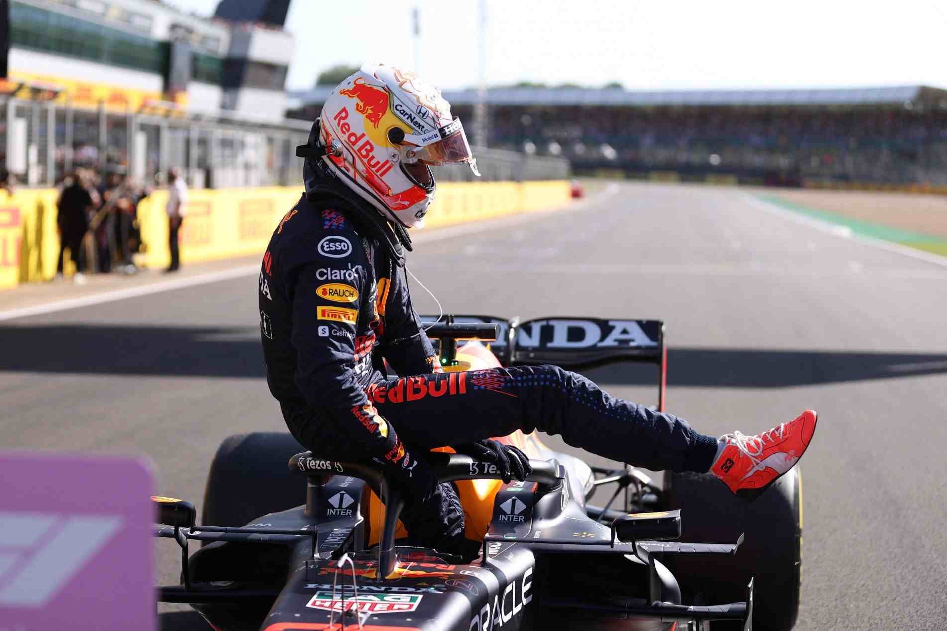 Verstappen, da RBR, conquistou a primeira vitória da sprint race e largará na pole amanhã