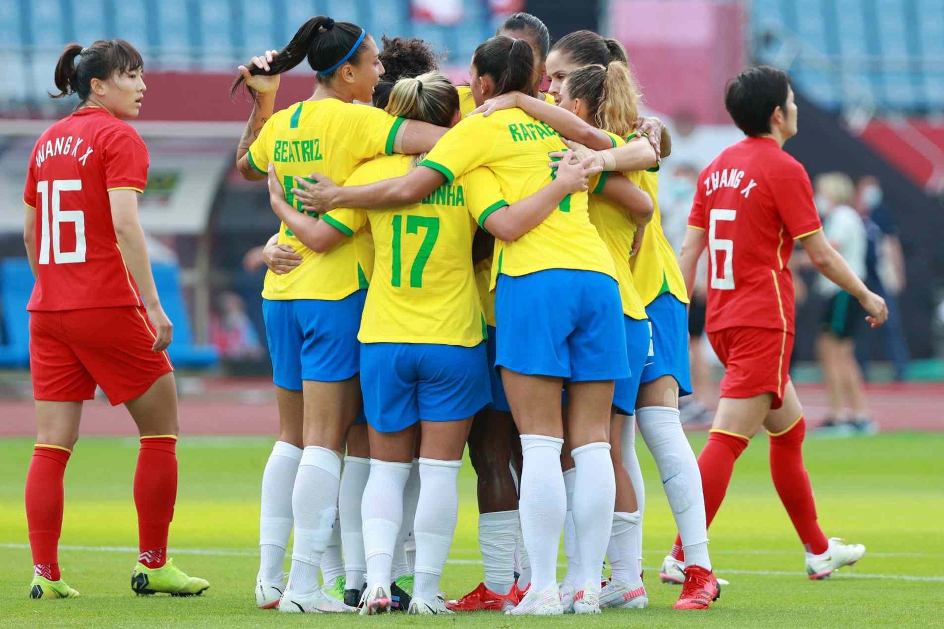 Seleção feminina estreou com goleada em Tóquio e vai para segundo desafio neste sábado