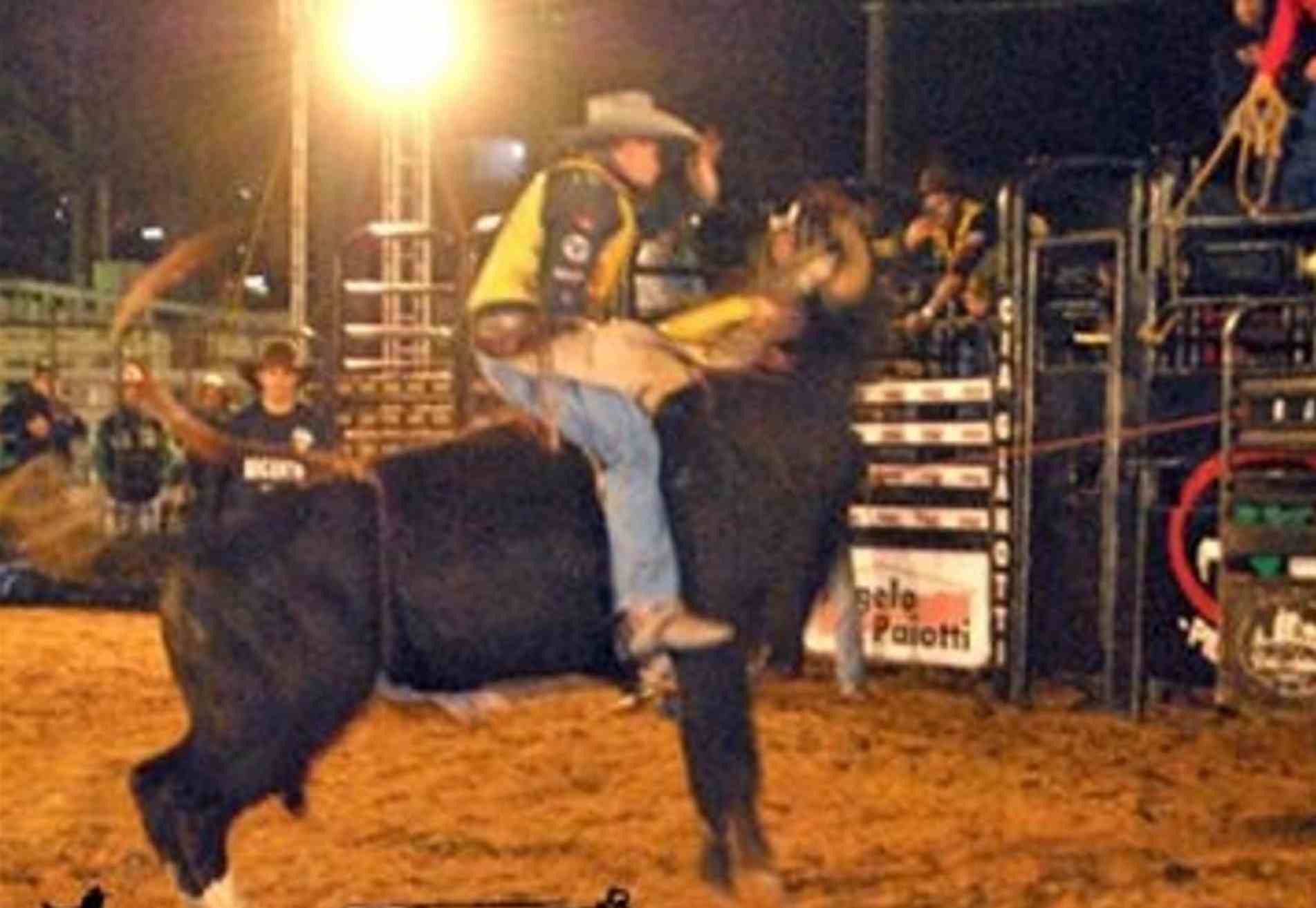 Festa do Peão de Salto do Pirapora recebe etapa da PBR de 29 de junho a 02  de julho — A Professional Bull Riders