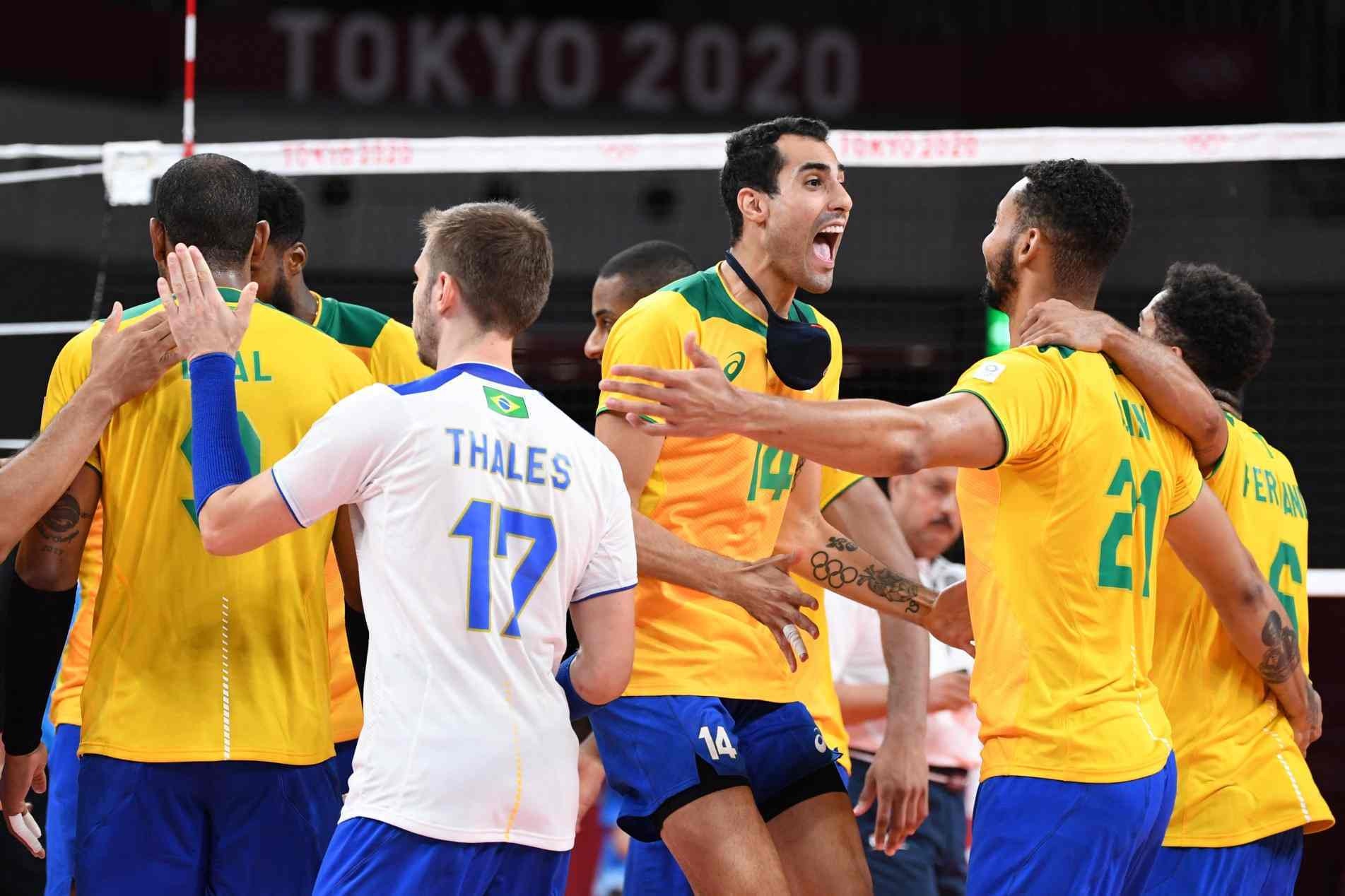Seleção brasileira comemora virada sobre a Argentina no tie-break
