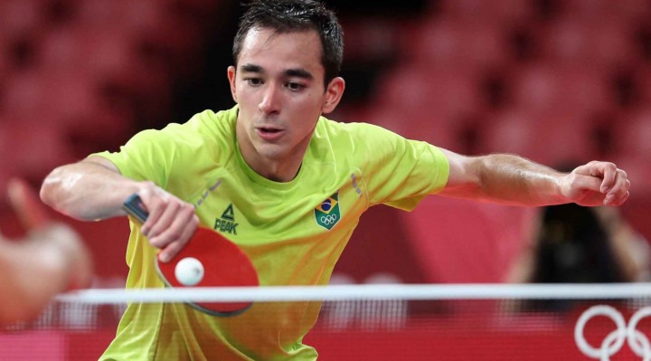 Hugo Calderano quase conseguiu se classificar para as semifinais, mas o alemão Dimitrij Ovtcharov conseguiu virar  