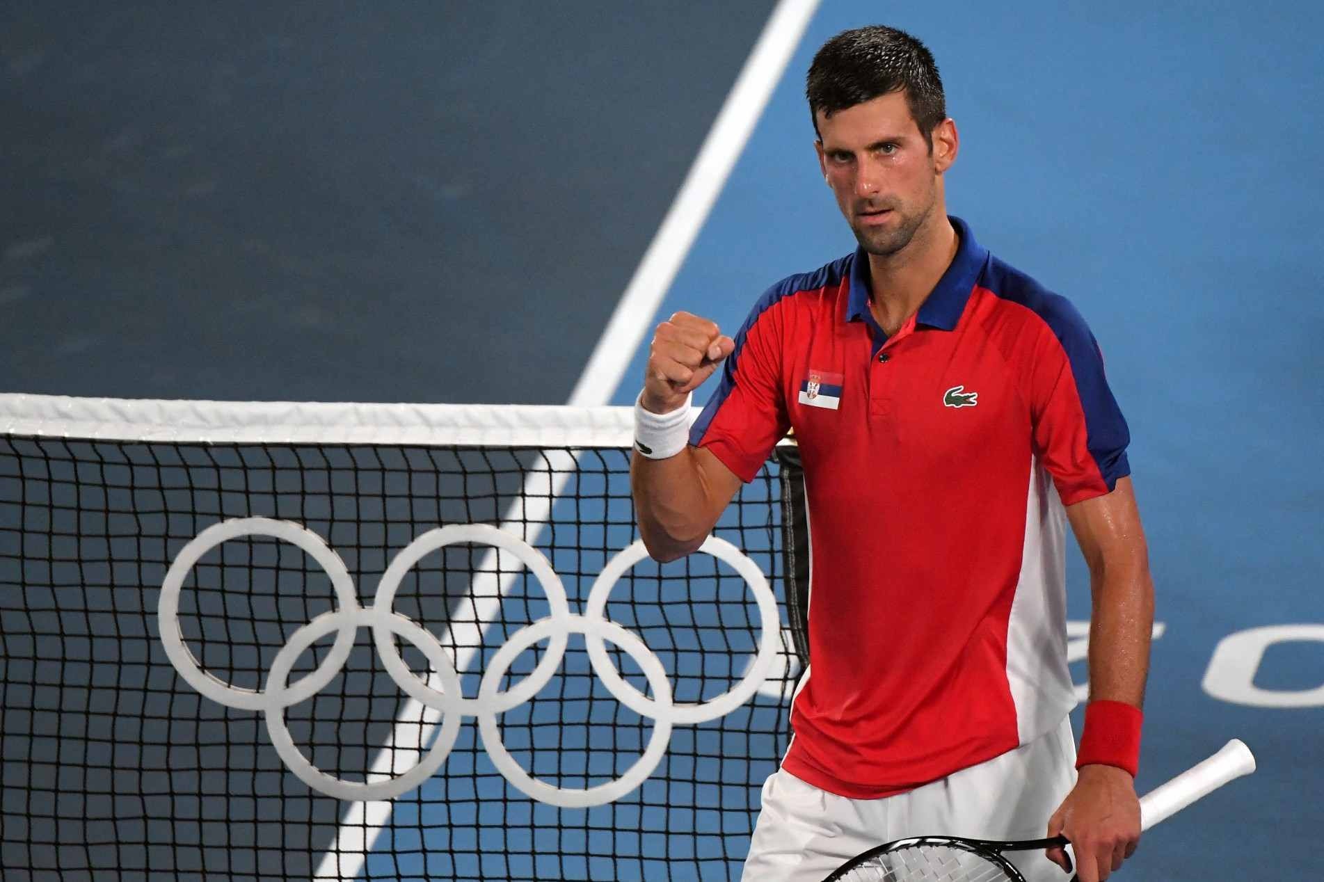 Nole venceu Nishikori com facilidade e está cada vez mais próximo de feito espetacular no tênis