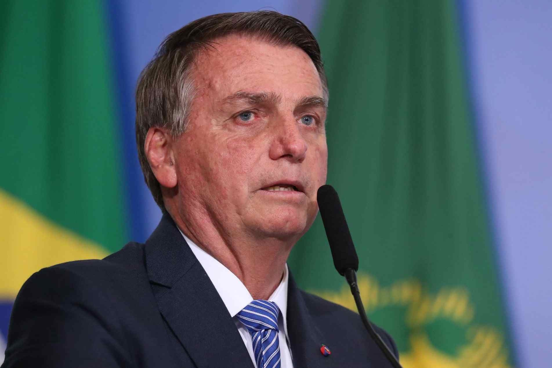 Em entrevista à uma rádio, Bolsonaro criticou sistema eleitoral.