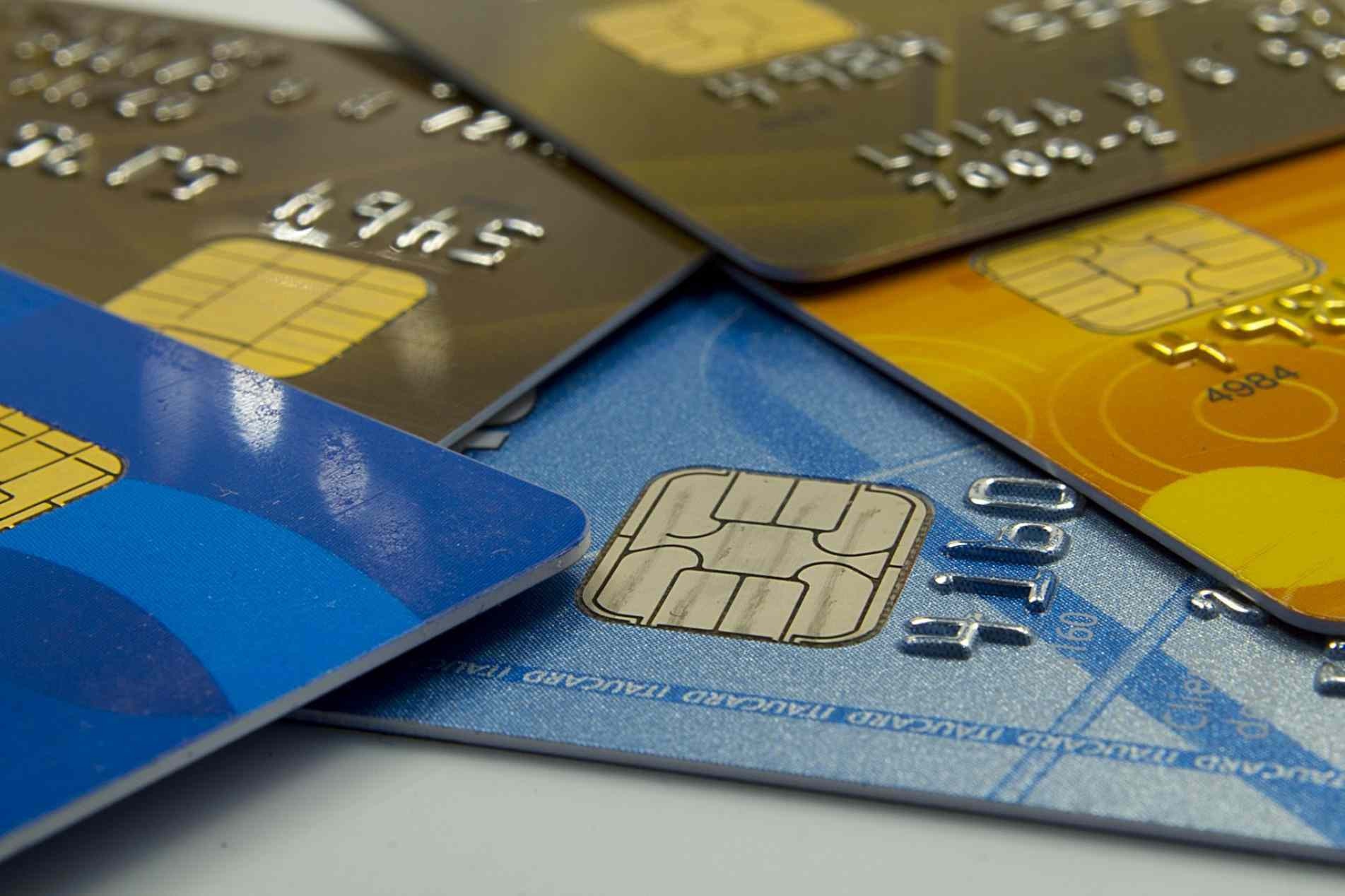 Cartão de crédito foi a principal forma de endividamento.