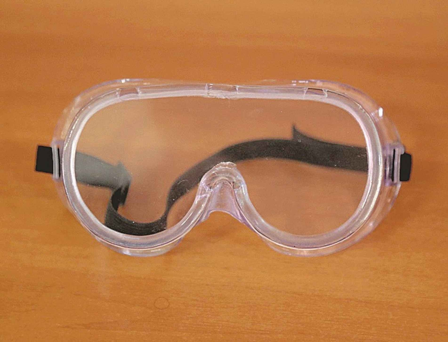 Os óculos de proteção foram doados pela multinacional Essilor, por meio do Instituto Ver e Viver