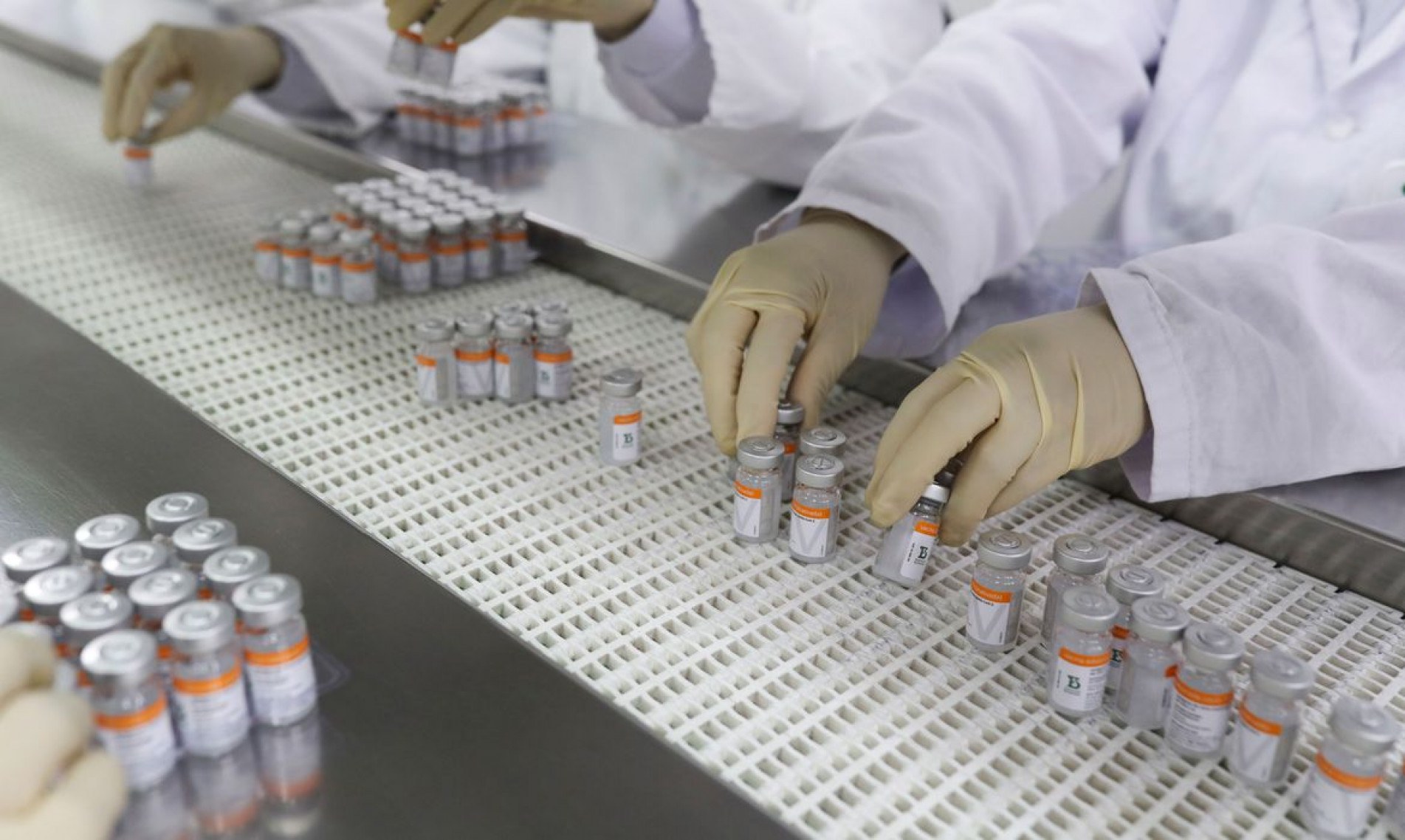 Butantan recebe 2 milhões de doses prontas da vacina CoronaVac