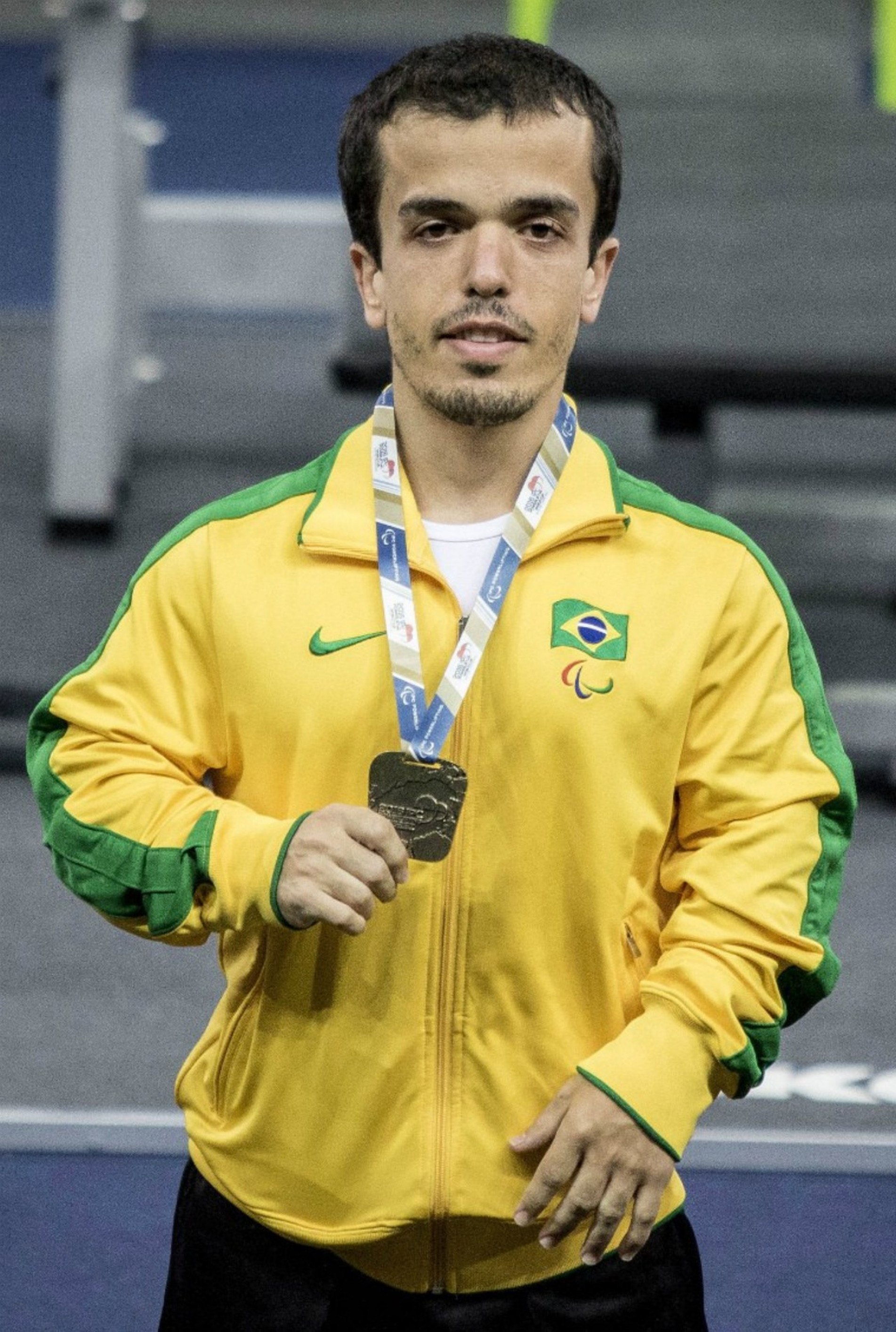 Bruno Pinheiro Carra, de Salto, é halterofilista.