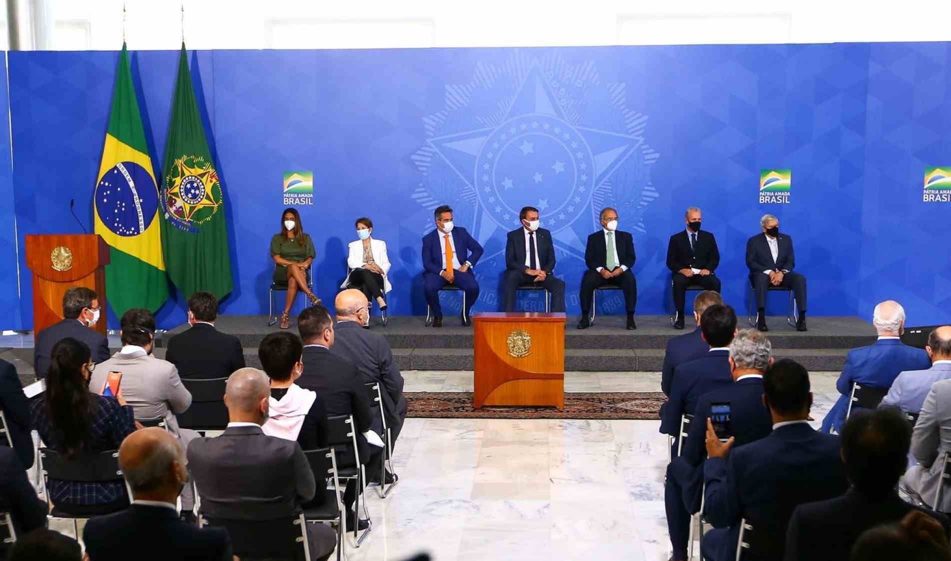Anúncio foi feito em evento com ministros, no Palácio do Planalto.