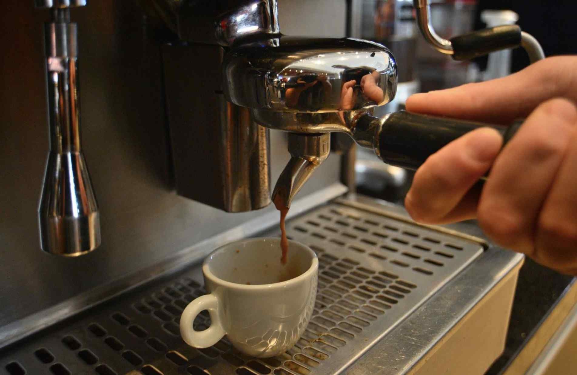 Seca e geadas prejudicaram a produção de café, que já seria baixa pela bienalidade.