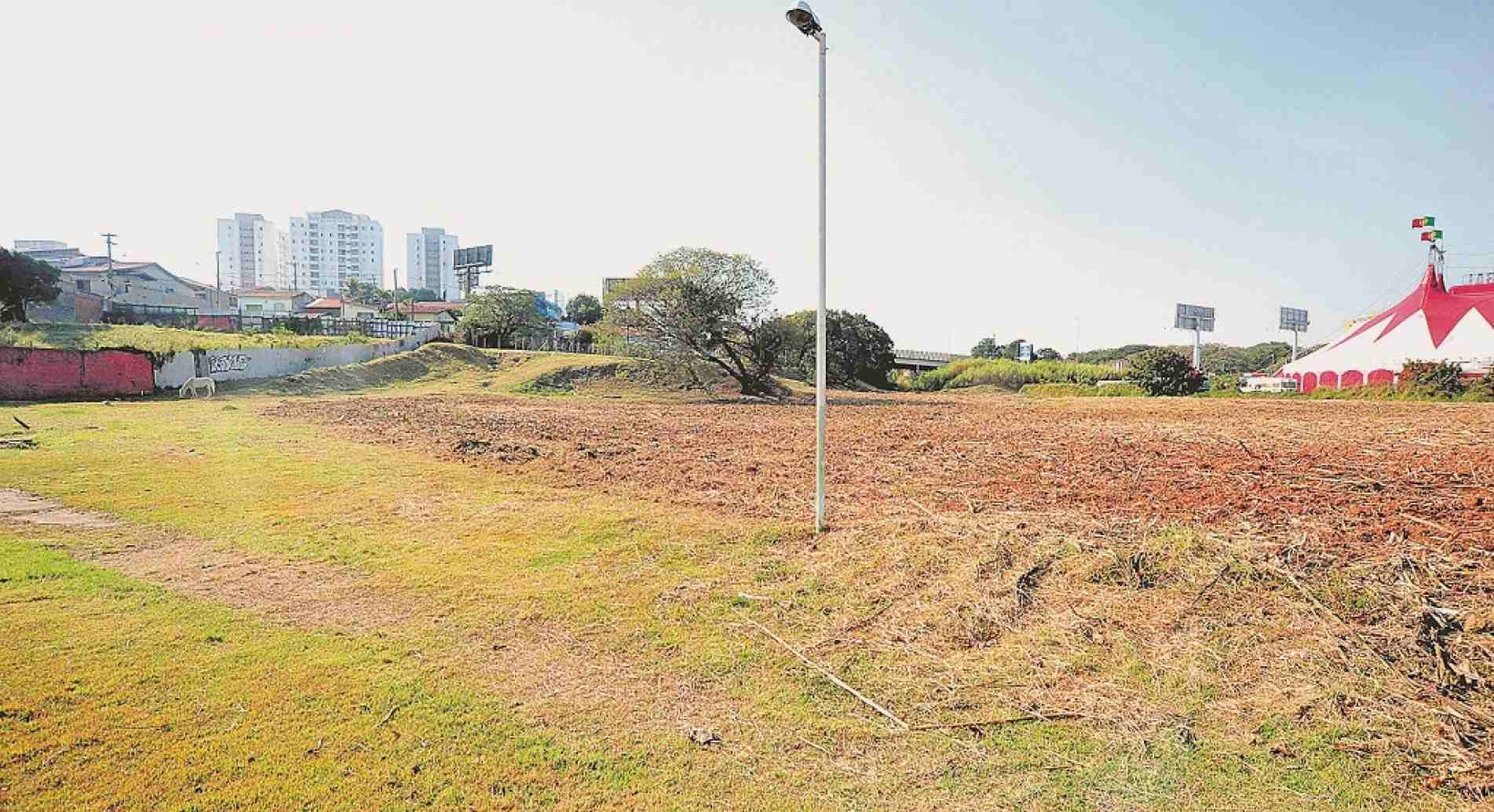 Área no início da Castelinho está sendo estudada pela Prefeitura. Moradores do bairro já se posicionaram contrários