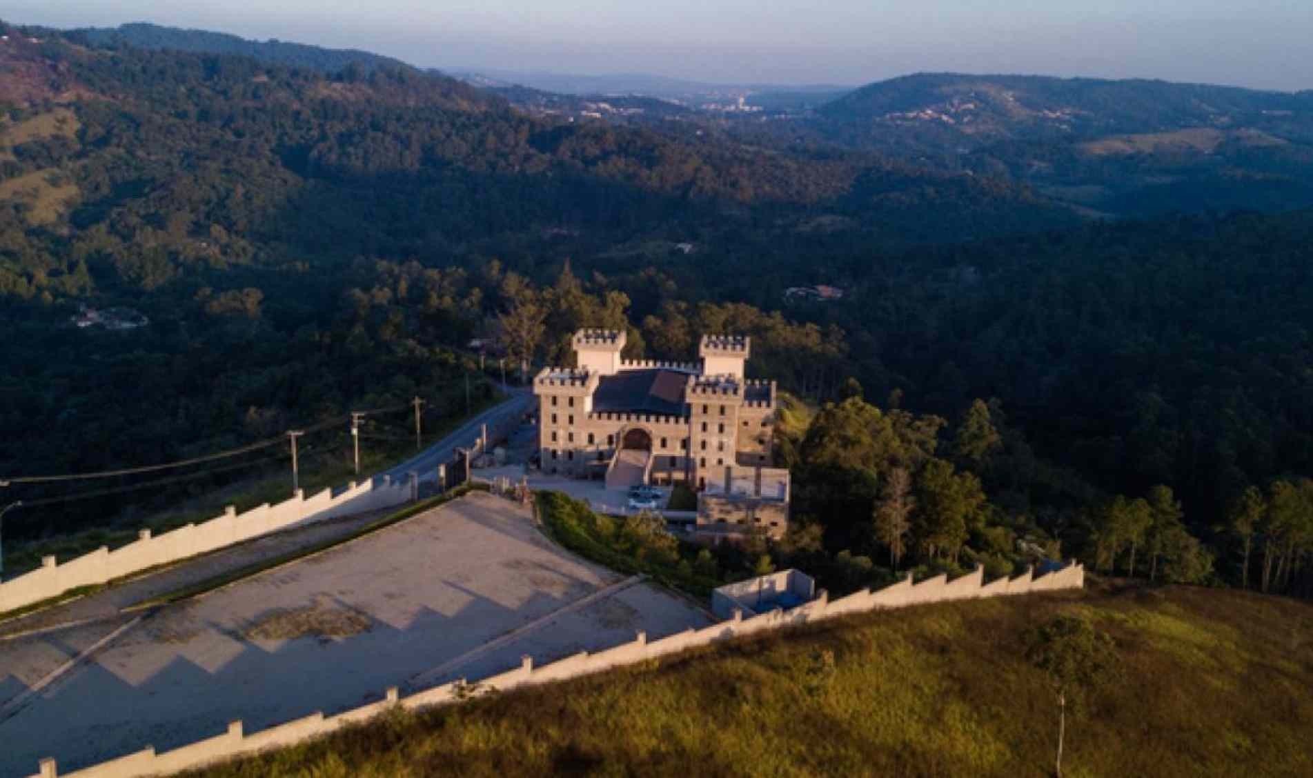 Inspirado em castelo da cidade italiana de Verona, atração reproduz cenário do século XI.