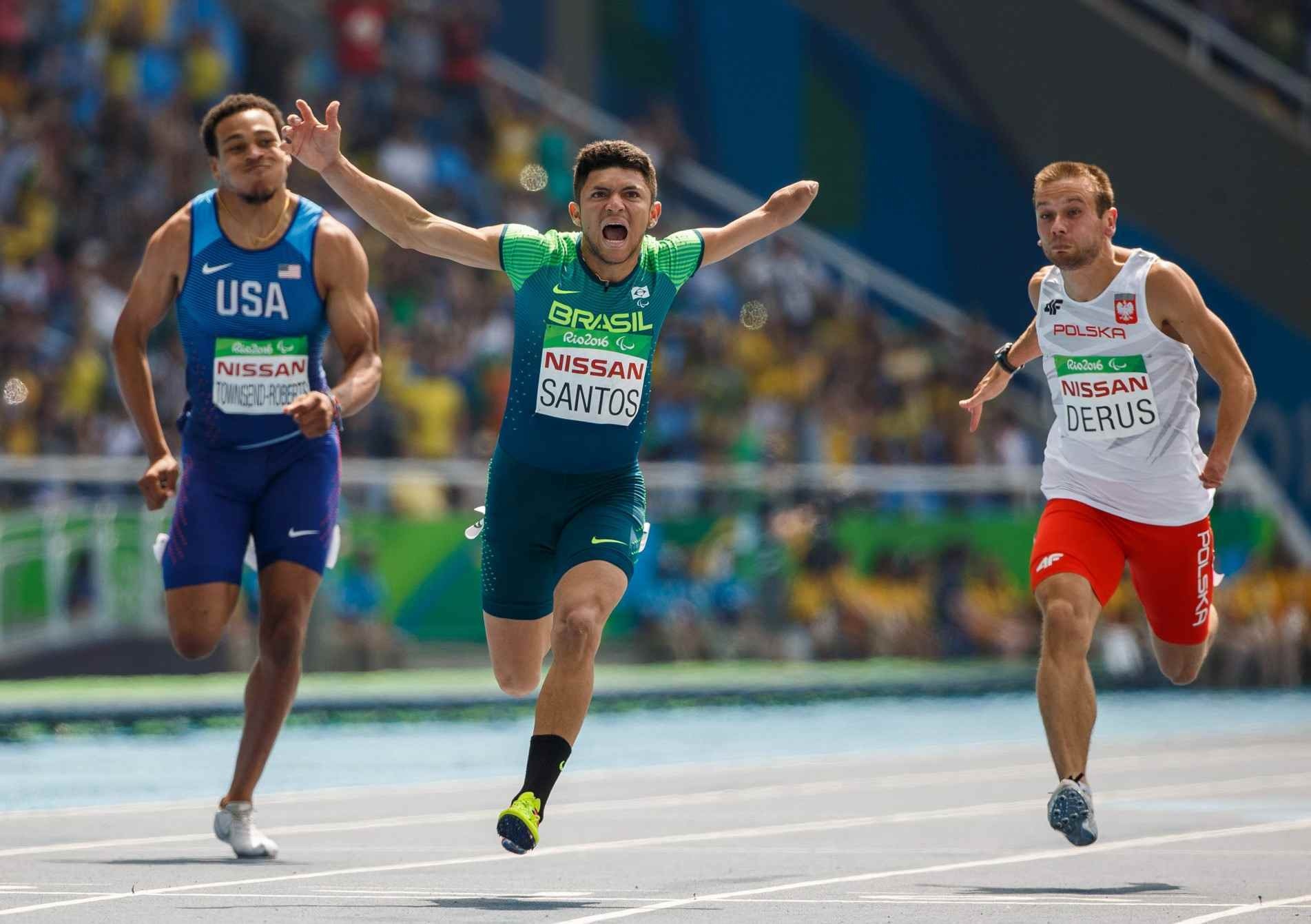 Petrúcio Ferreira medalhista de ouro na Rio-2016.