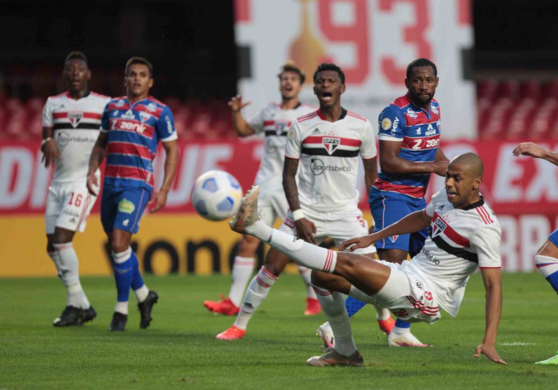 Tricolor perdeu dos cearenses por 1 a 0, também no Morumbi, pelo Brasileirão.