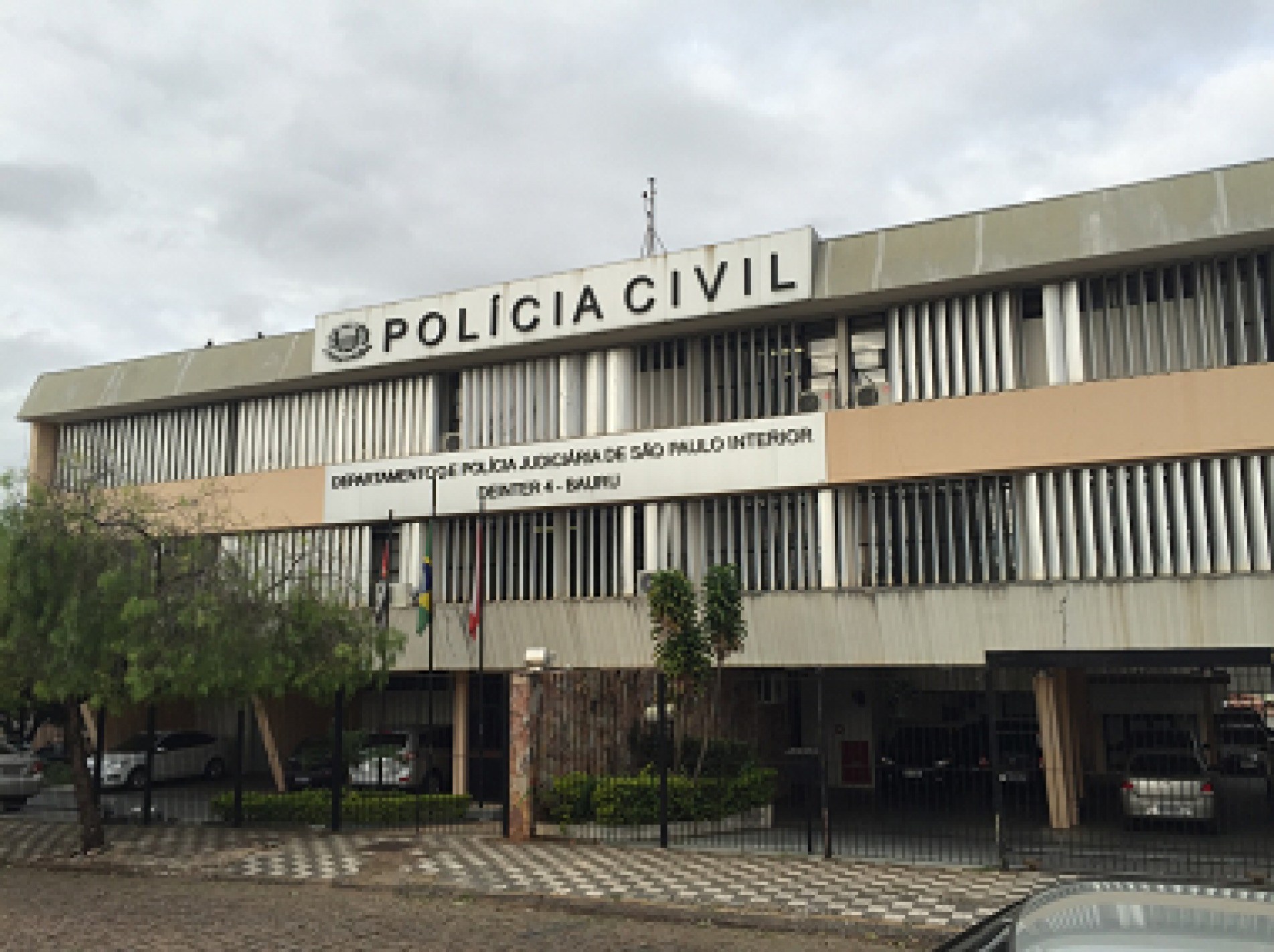 Fachada da Polícia Civil de Bauru.