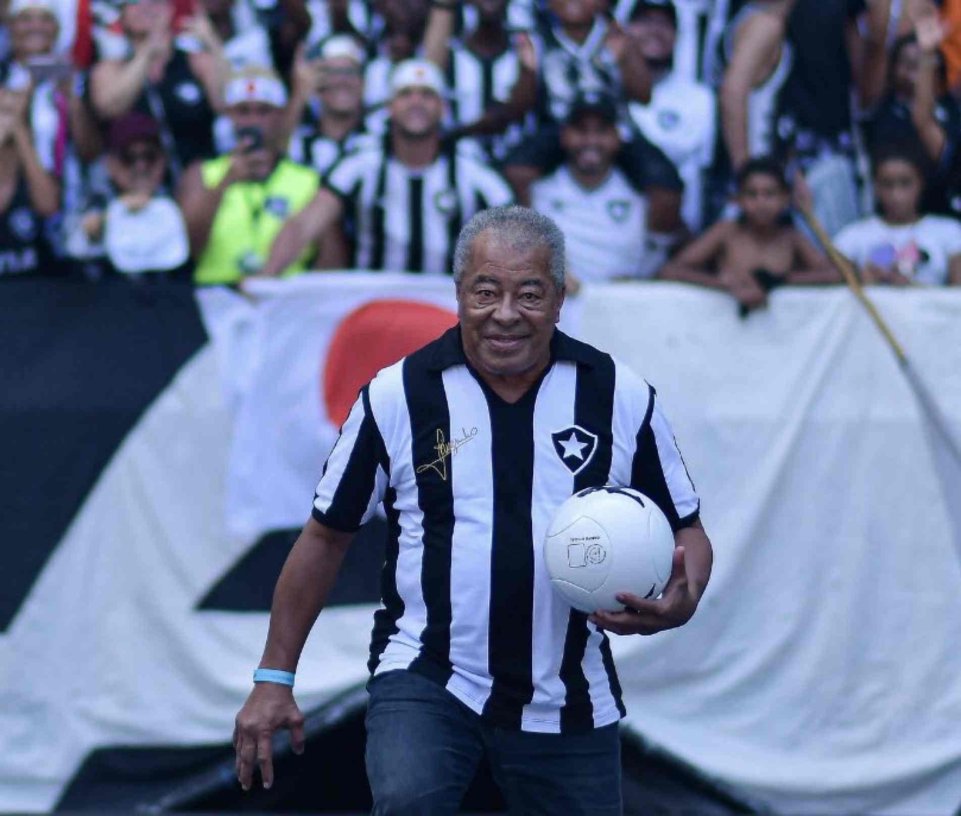 Jairzinho está estável, garantiu seu filho, o técnico Jair Ventura